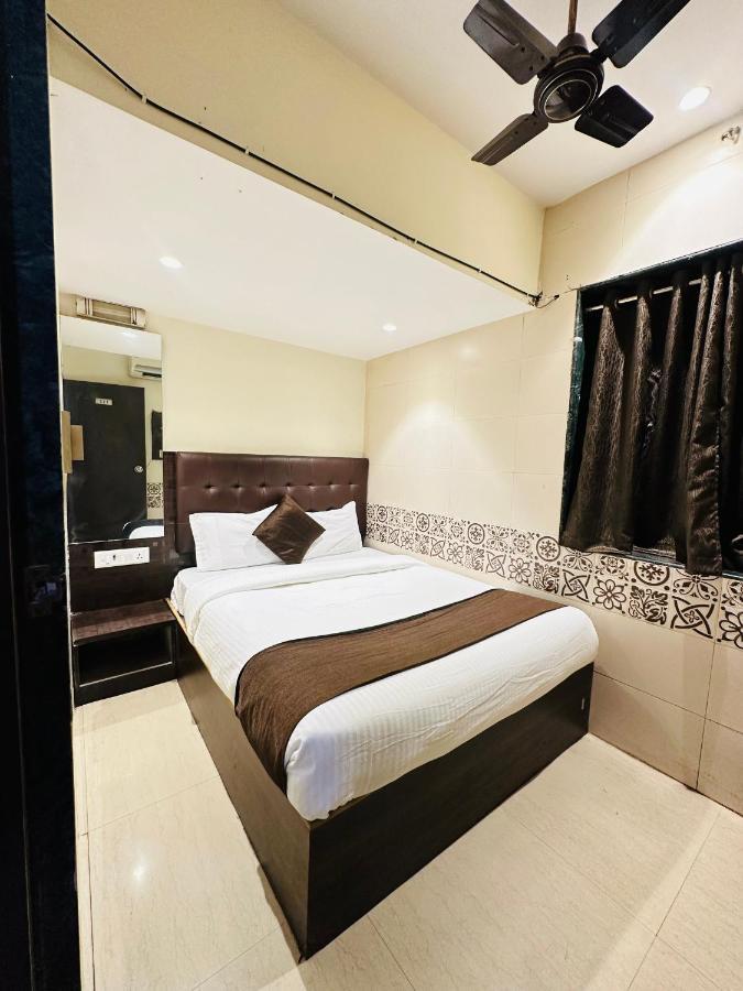 Hotel Kalpana Residency - Near Us Embassy Bombaj Zewnętrze zdjęcie